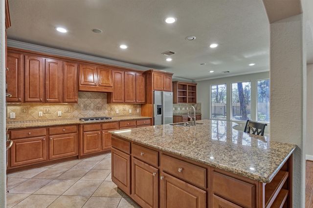 34 Pawprint Place, The Woodlands, TX 77382