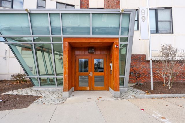 99 Chestnut Hill Ave 305, Boston, MA 02135