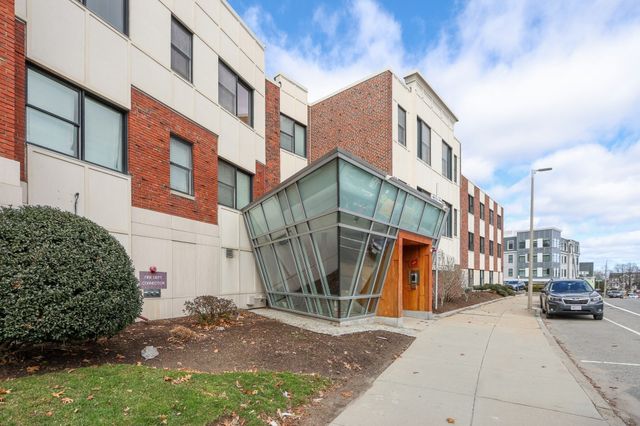 99 Chestnut Hill Ave 305, Boston, MA 02135
