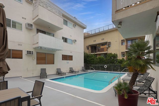 960 Larrabee Street 218, West Hollywood, CA 90069