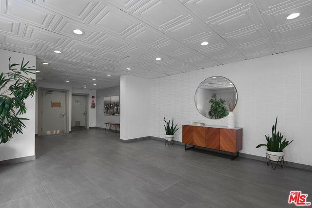 960 Larrabee Street 218, West Hollywood, CA 90069