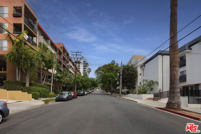 960 Larrabee Street 218, West Hollywood, CA 90069