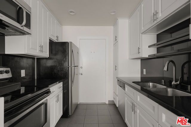 960 Larrabee Street 218, West Hollywood, CA 90069