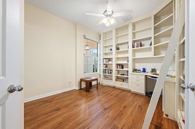 8548 Beaconhill Road, Palm Beach Gardens, FL 33410