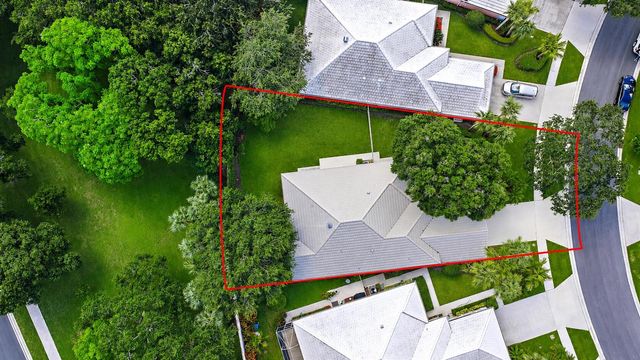 8548 Beaconhill Road, Palm Beach Gardens, FL 33410