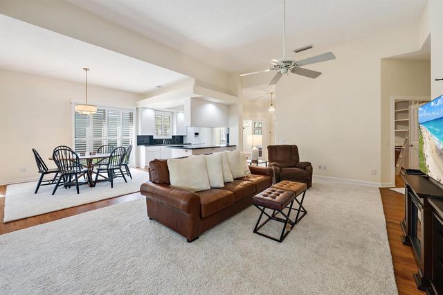 8548 Beaconhill Road, Palm Beach Gardens, FL 33410