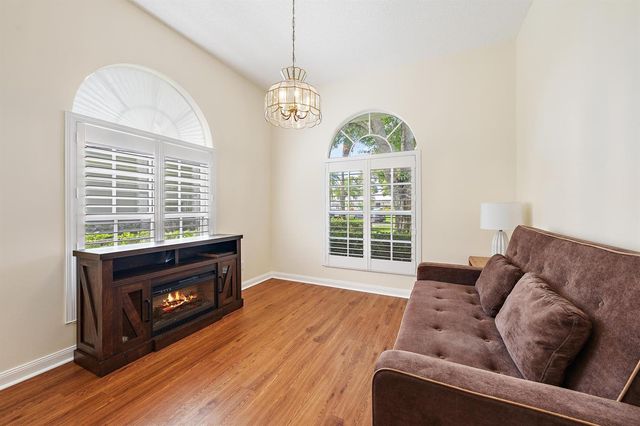 8548 Beaconhill Road, Palm Beach Gardens, FL 33410