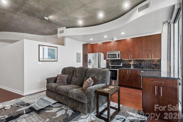 210 N Church Street 2708, Charlotte, NC 28202