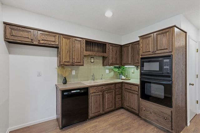 18719 Gateway Drive, Independence, MO 64057