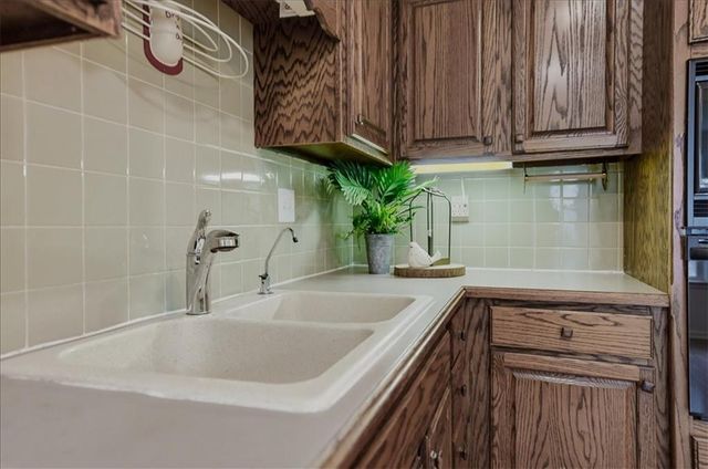 18719 Gateway Drive, Independence, MO 64057