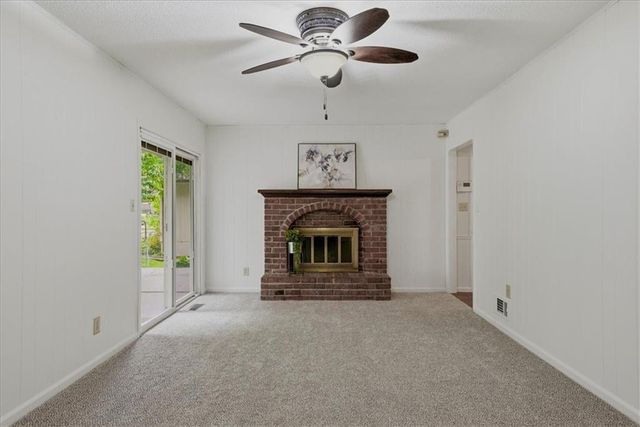 18719 Gateway Drive, Independence, MO 64057