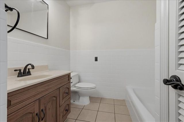 18719 Gateway Drive, Independence, MO 64057