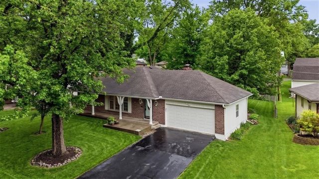18719 Gateway Drive, Independence, MO 64057