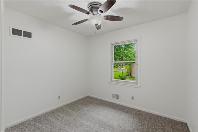 18719 Gateway Drive, Independence, MO 64057