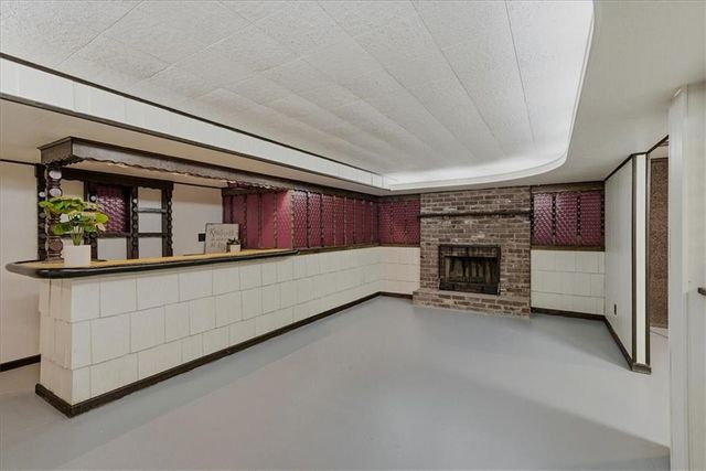 18719 Gateway Drive, Independence, MO 64057
