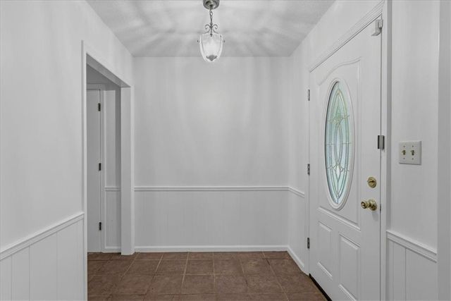 18719 Gateway Drive, Independence, MO 64057