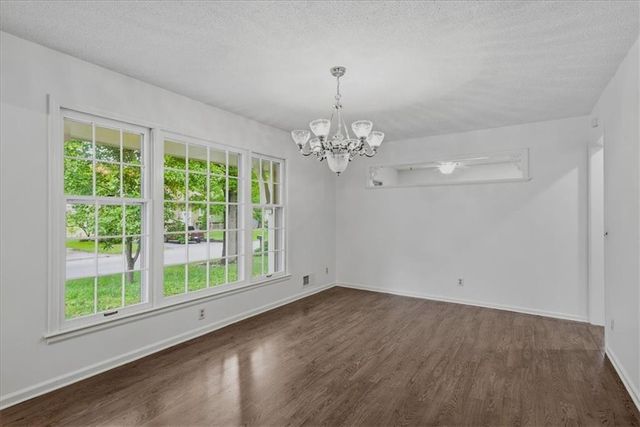 18719 Gateway Drive, Independence, MO 64057