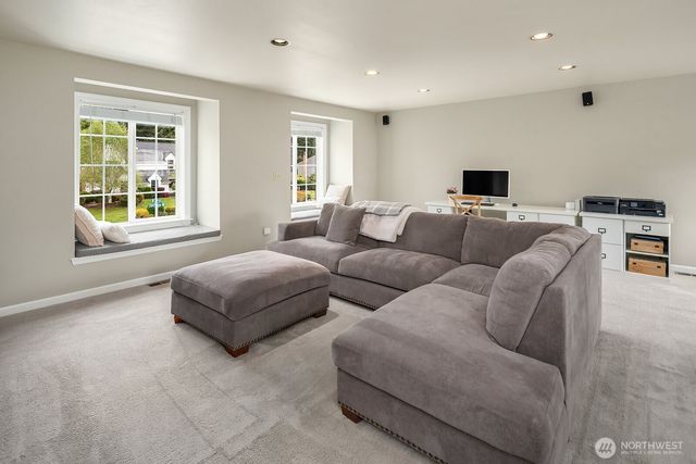 3819 204th Avenue NE, Sammamish, WA 98074