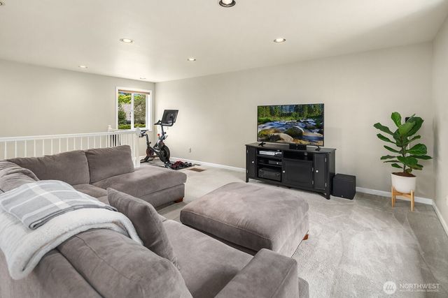 3819 204th Avenue NE, Sammamish, WA 98074