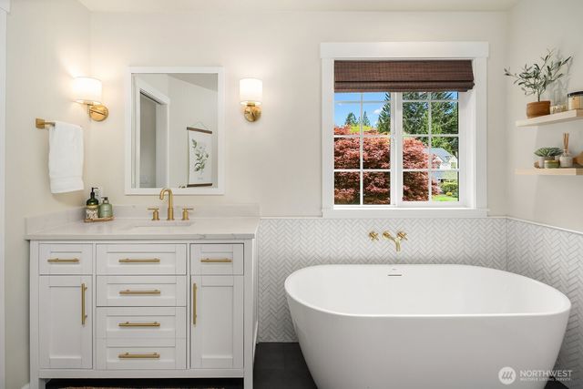 3819 204th Avenue NE, Sammamish, WA 98074