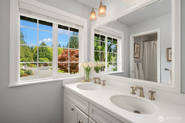 3819 204th Avenue NE, Sammamish, WA 98074