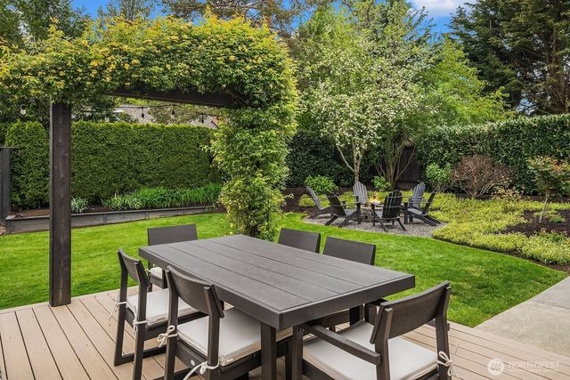 3819 204th Avenue NE, Sammamish, WA 98074