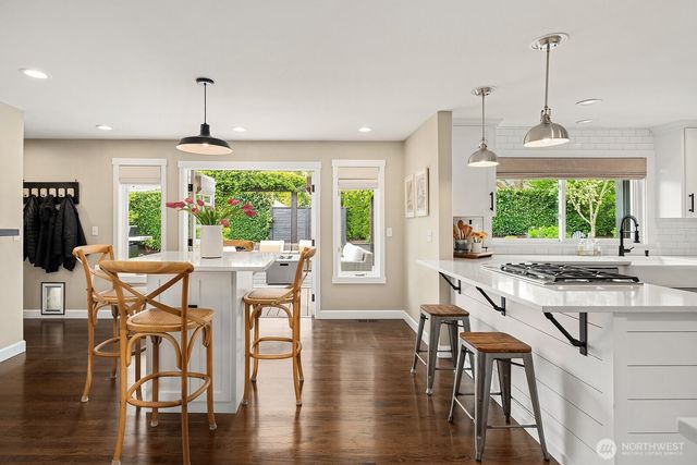 3819 204th Avenue NE, Sammamish, WA 98074