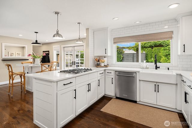 3819 204th Avenue NE, Sammamish, WA 98074