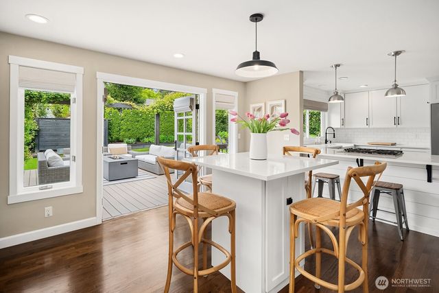 3819 204th Avenue NE, Sammamish, WA 98074