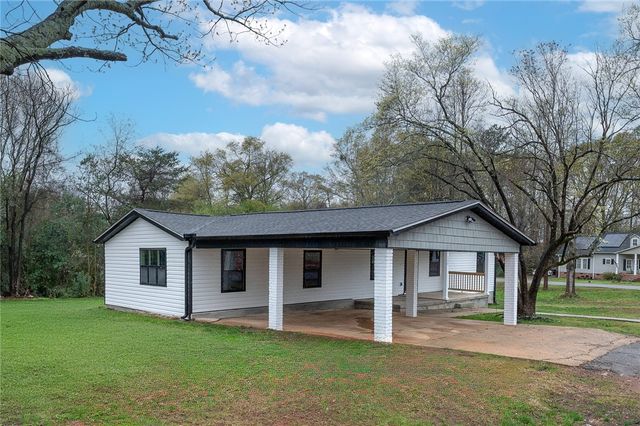 136 Moore Street, Wellford, SC 29385