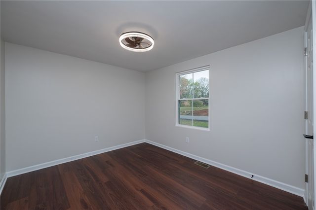 136 Moore Street, Wellford, SC 29385