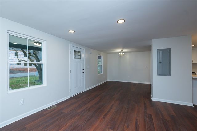 136 Moore Street, Wellford, SC 29385