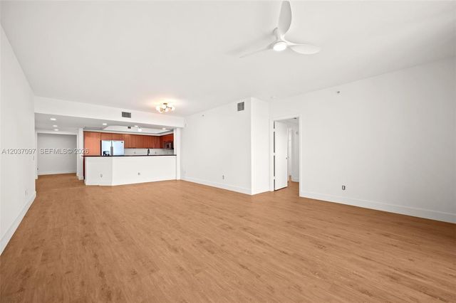 14951 Royal Oaks Ln 1001, North Miami, FL 33181