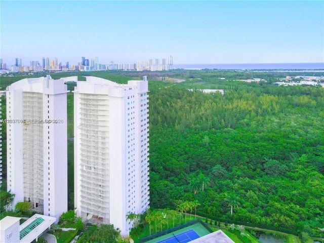 14951 Royal Oaks Ln 1001, North Miami, FL 33181