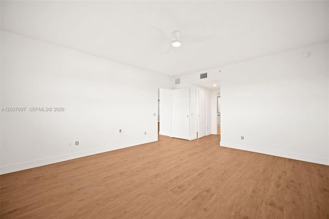 14951 Royal Oaks Ln 1001, North Miami, FL 33181