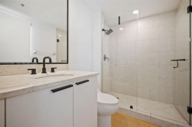 14951 Royal Oaks Ln 1001, North Miami, FL 33181