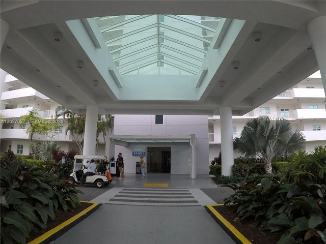 14951 Royal Oaks Ln 1001, North Miami, FL 33181