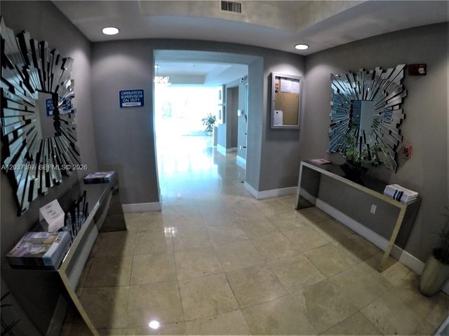 14951 Royal Oaks Ln 1001, North Miami, FL 33181