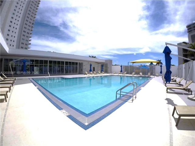 14951 Royal Oaks Ln 1001, North Miami, FL 33181