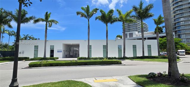 14951 Royal Oaks Ln 1001, North Miami, FL 33181