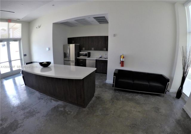 14951 Royal Oaks Ln 1001, North Miami, FL 33181