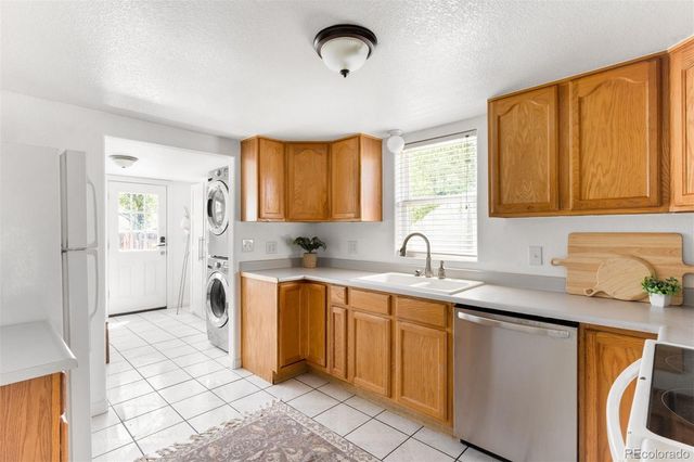 4876 Stuart Street, Denver, CO 80212