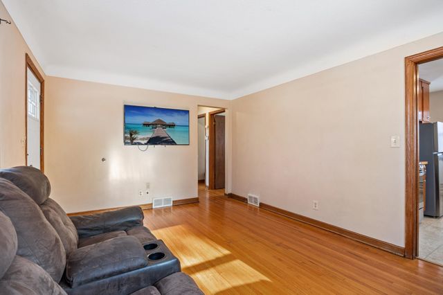 1594 Albemarle Street, Saint Paul, MN 55117