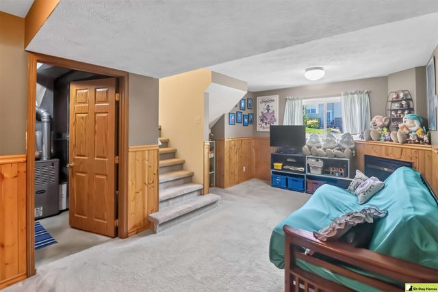 17516 Emiline Street, Omaha, NE 68136