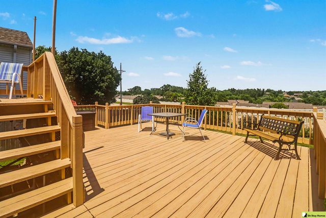 17516 Emiline Street, Omaha, NE 68136