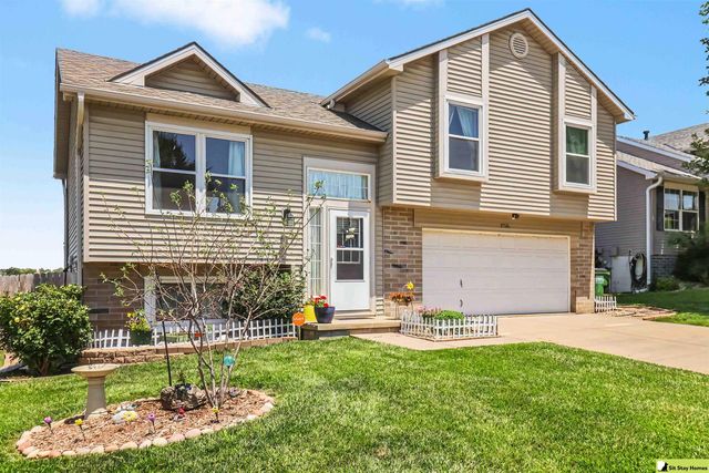 17516 Emiline Street, Omaha, NE 68136