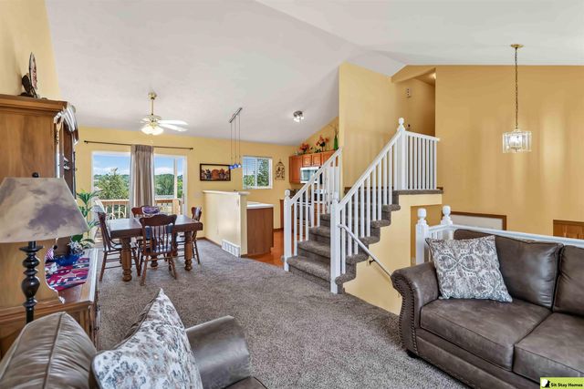 17516 Emiline Street, Omaha, NE 68136
