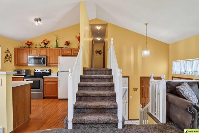 17516 Emiline Street, Omaha, NE 68136