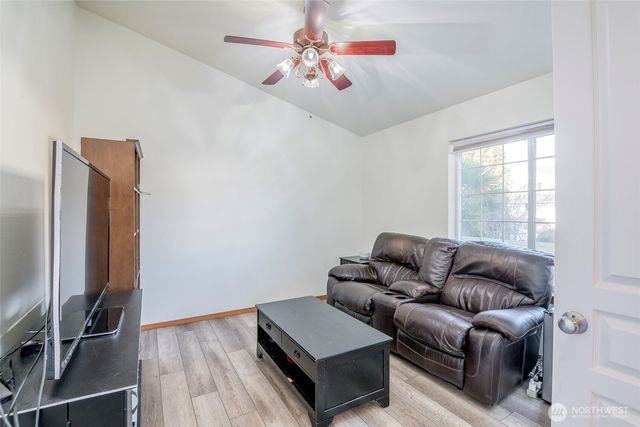 1405 NE Riddell Avenue, Orting, WA 98360