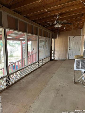 324 PR 326, Jourdanton, TX 78064